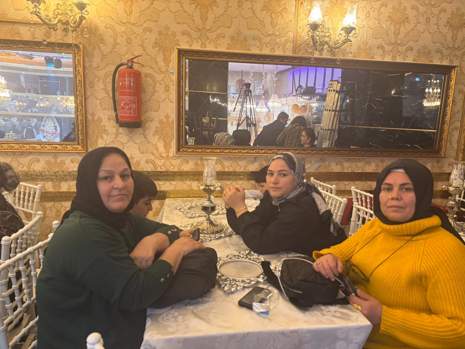 Dizi seti restoran sahnesi